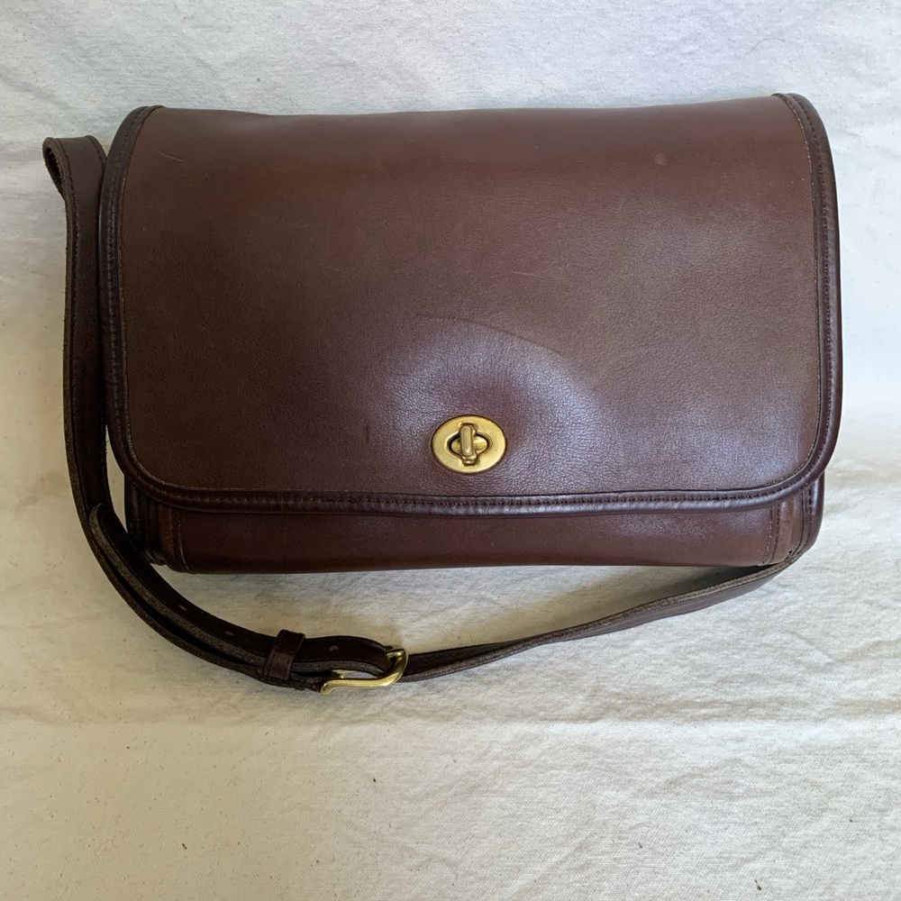 Vintage Coach classic Brown Leather crossbody bag